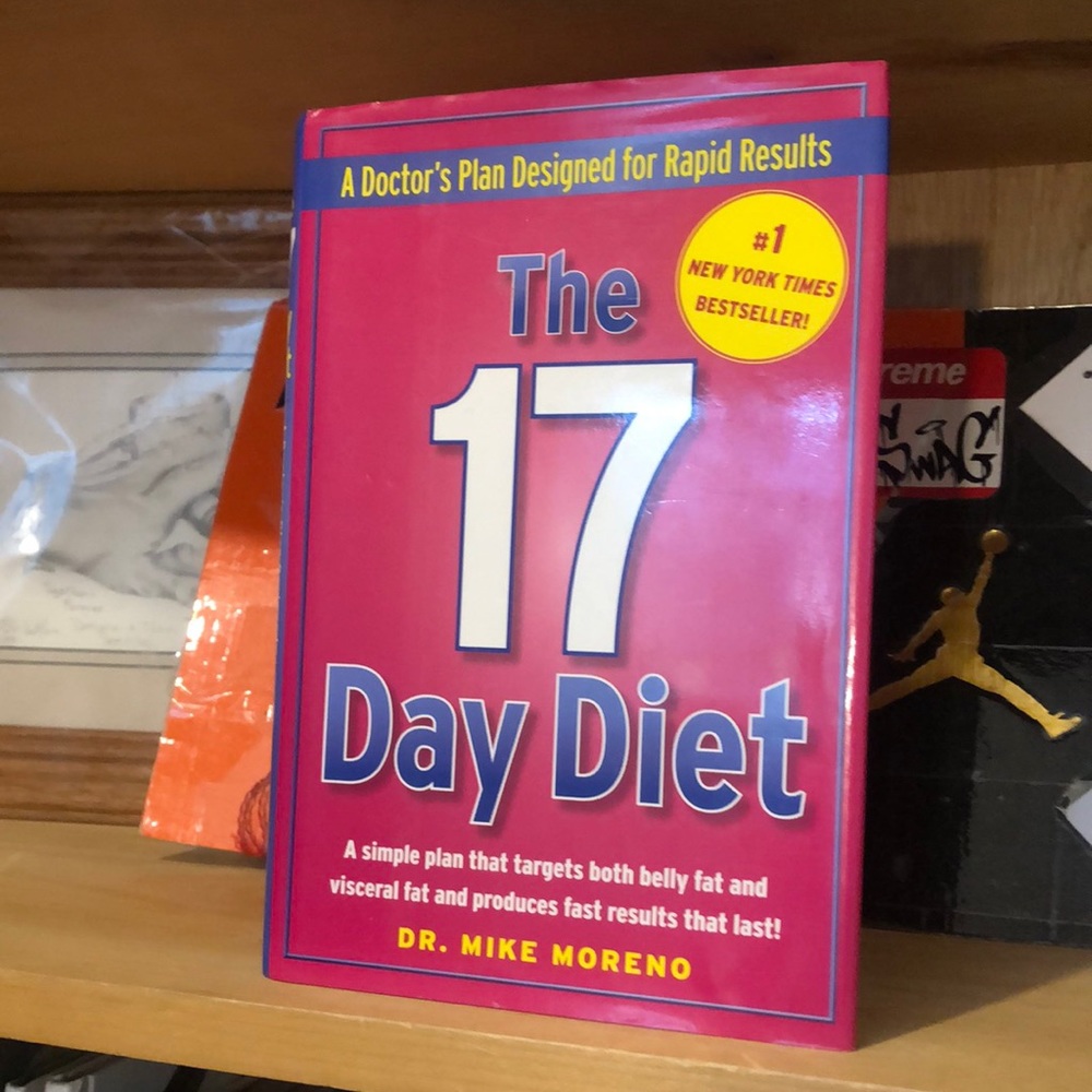 THE 17 DAY DIET-‘by Dr. Mike Moreno’ hard cover